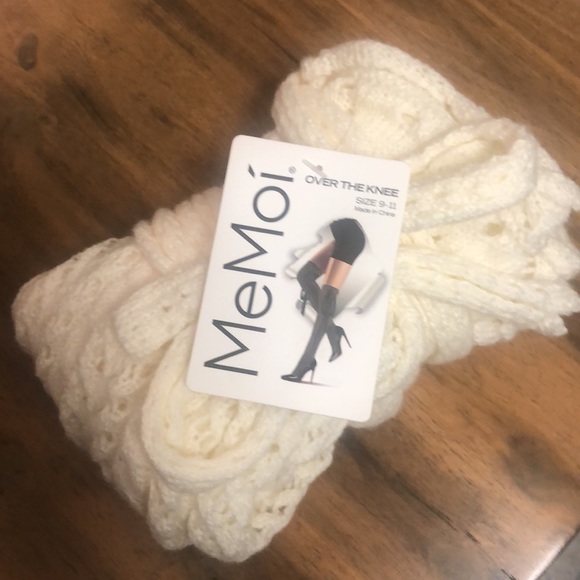 **SOLD** NWT MeMoi Chunky Pointelle Knit Over The Knee Bow Socks - Picture 4 of 5